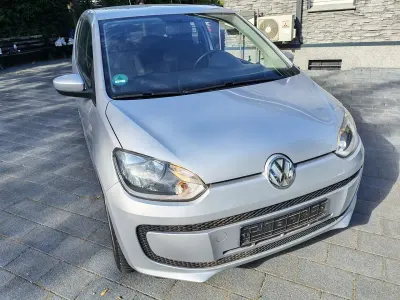 Gebraucht VW up! move up! 60 PS (44 kW) 2016 Light silver metallic Kleinwagen