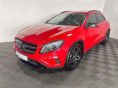 Usata Mercedes GLA200 Urban 136 CV (100 kW) 2016 Rosso SUV