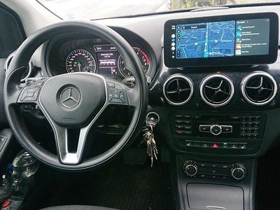 Schwarz Gebraucht 2014 Mercedes 200 Kombi | 16.490 €