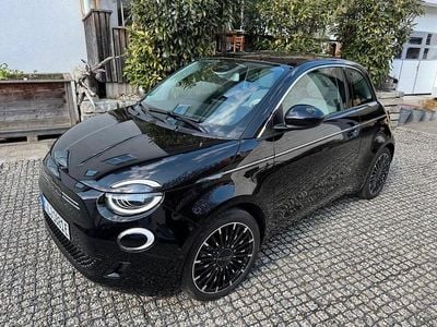 Gebraucht Fiat 500e La Prima 86 kW (118 PS) 2022 Schwarz Kleinwagen