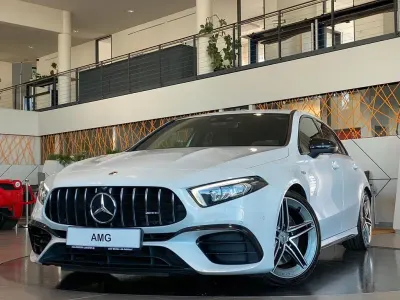 Używany Mercedes A45 AMG AMG 421 KM (309 kW) 2021 Biały Sedan/Limuzyna