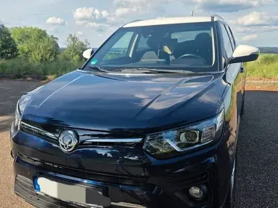 Gebraucht SsangYong Tivoli 163 PS (119 kW) 2020 Blau SUV