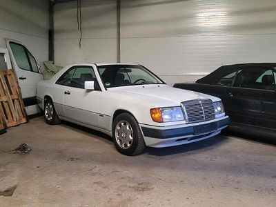 Usata Mercedes 220 Sportline 150 CV (110 kW) 1993 Bianco Coupé