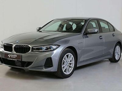 BMW 330e