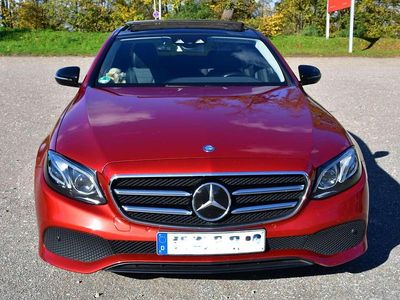 Rot Gebraucht 2016 Mercedes E220 Avantgarde Limousine | 20.500 € (Etwas zu teuer)