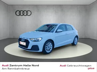 Gebraucht Audi A1 Sportback Ambiente 95 PS (69 kW) 2022 Gletscherweiß metallic Kleinwagen
