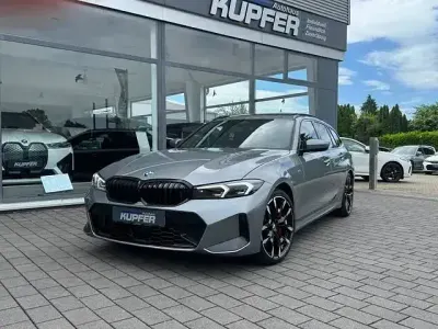 Gebraucht BMW 320 M Sport 190 PS (139 kW) 2024 Skyscrapergrau Kombi
