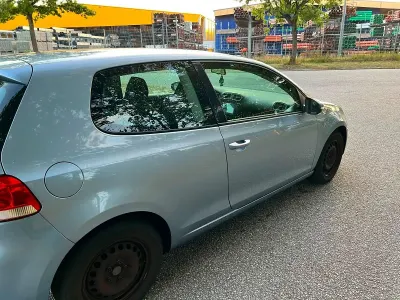 Gebraucht VW Golf VI Comfortline 122 PS (89 kW) 2009 Blau Limousine