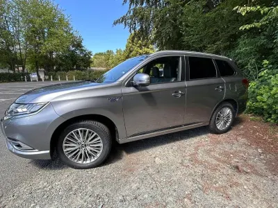 Gebraucht Mitsubishi Outlander P-HEV Top 224 PS (164 kW) 2019 Grau SUV