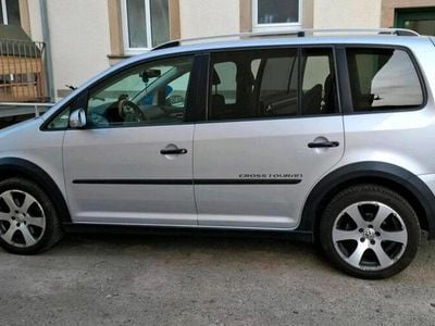 VW Touran Cross