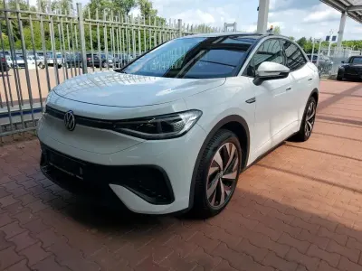 Gebraucht VW ID.5 Pro Performance 150 kW (204 PS) 2023 Gletscherweiß metallic schwarz SUV
