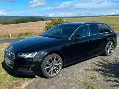 Gebraucht Audi A4 Sport 218 PS (160 kW) 2018 Schwarz Kombi