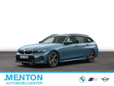 Gebraucht BMW 330e Sport Line 292 PS (214 kW) 2025 Blau Kombi