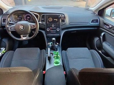 Gebraucht Renault Mégane IV Play 110 PS (80 kW) 2018 Weiß Limousine
