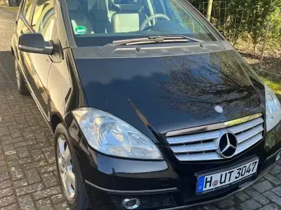 Gebraucht Mercedes A180 116 PS (85 kW) 2010 Schwarz Van / Kleinbus