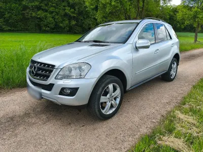 Gebraucht Mercedes ML320 224 PS (164 kW) 2008 Silber SUV