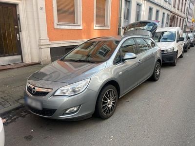 Gebraucht Opel Astra 140 PS (102 kW) 2012 Grau Kombi