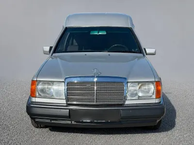 Gebraucht Mercedes 230 132 PS (97 kW) 1992 Silber Kombi