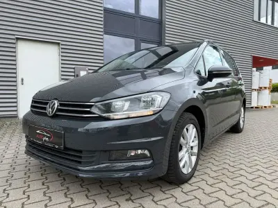 Gebraucht VW Touran Comfortline 116 PS (85 kW) 2019 Grau Van / Kleinbus