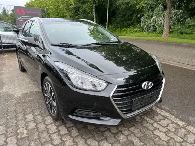 Gebraucht Hyundai i40 Premium 165 PS (121 kW) 2018 Schwarz Kombi