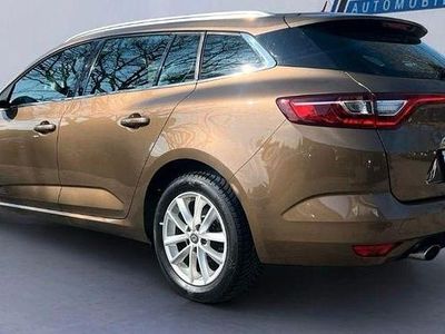 Braun Gebraucht 2016 Renault Mégane III Bose Edition Limousine | 7.750 € (Etwas zu teuer)