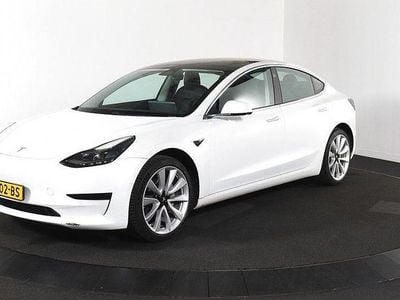 Weiß Gebraucht 2020 Tesla Model 3 Standard Range Limousine | 18.000 € (Superpreis)
