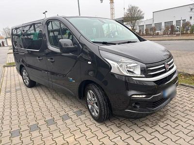 Gebraucht Fiat Talento Family 145 PS (106 kW) 2017 Schwarz Van / Kleinbus