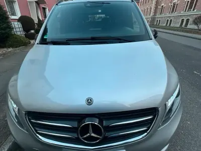 Gebraucht Mercedes V220 2019 Silber Van / Kleinbus