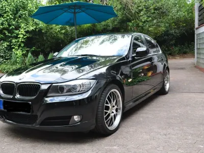 Gebraucht BMW 318 143 PS (105 kW) 2010 Schwarz Limousine