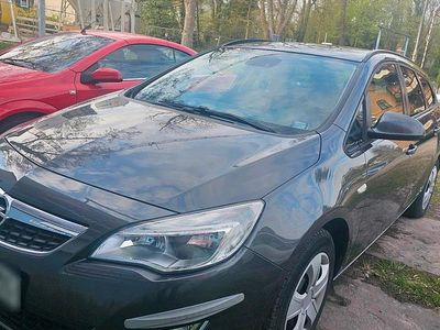 Gebraucht Opel Astra 101 PS (74 kW) 2011 Grau Limousine