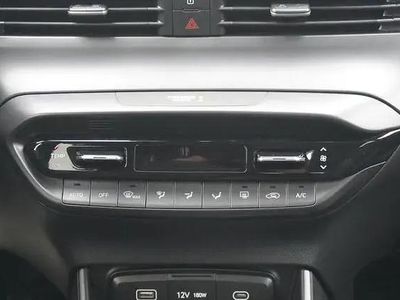 Nouă Hyundai Bayon 101 CP (74 kW) 2025 Verde SUV