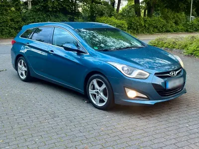 Gebraucht Hyundai i40 140 PS (102 kW) 2011 Blau Kombi