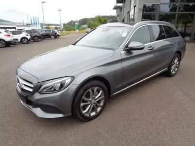 Gebraucht Mercedes C180 Avantgarde 156 PS (114 kW) 2016 Selenitgrau  metalliclack Kombi