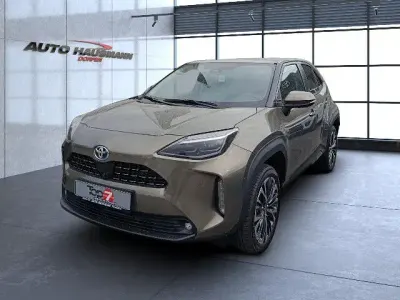 Second-hand Toyota Yaris Cross Elegant 116 CP (85 kW) 2023 Maro SUV