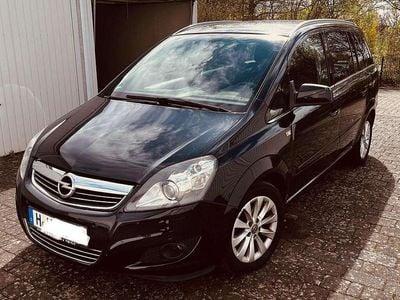 Usata Opel Zafira Family 140 CV (102 kW) 2014 Nero Monovolume