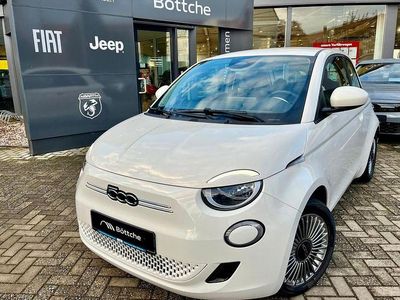 Arktis weiß Gebraucht 2023 Fiat 500e Kleinwagen | 18.990 € (Guter Preis)