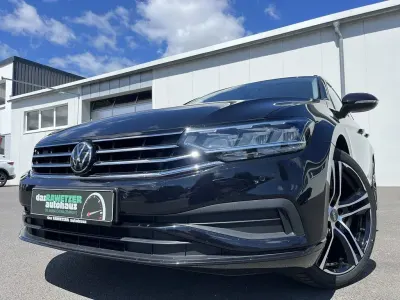 Gebraucht VW Passat R-line 150 PS (110 kW) 2023 Schwarz Kombi