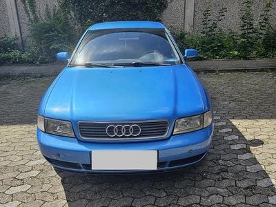 Gebraucht Audi A4 125 PS (91 kW) 1998 Blau Limousine