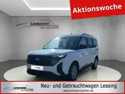 Usata Ford Tourneo Courier Titanium 125 CV (91 kW) 2025 Bianco Monovolume