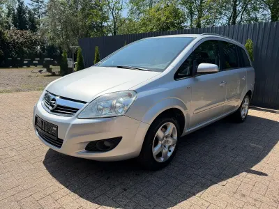Gebraucht Opel Zafira Edition 116 PS (85 kW) 2008 Silber Van / Kleinbus