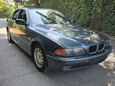 BMW 523