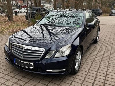 Gebraucht Mercedes E200 136 PS (100 kW) 2012 Blau Limousine