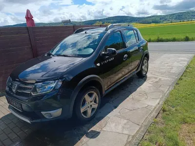 Gebraucht Dacia Sandero Celebration 90 PS (66 kW) 2015 Schwarz Limousine
