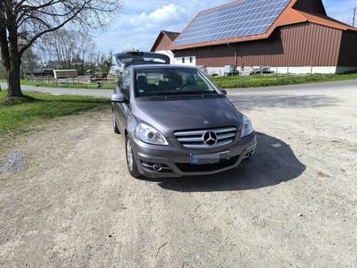 Mercedes B200