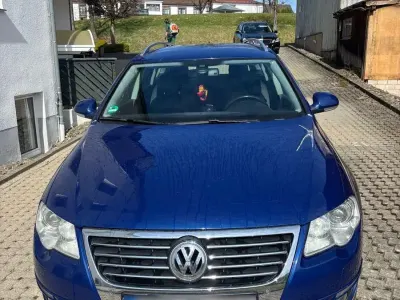 Second-hand VW Passat Highline 170 CP (125 kW) 2009 Albastru Berlinǎ