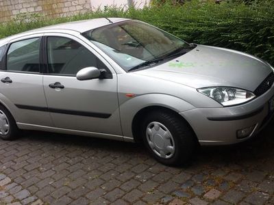 Gebraucht Ford Focus 101 PS (74 kW) 2002 Silber Limousine
