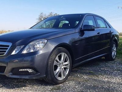 Gebraucht Mercedes E220 Avantgarde 170 PS (125 kW) 2010 Grau Limousine