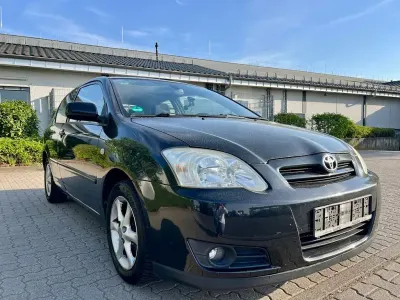 Używany Toyota Corolla Sol 110 KM (80 kW) 2005 Czarny Hatchback