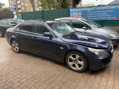 Second-hand BMW 525 218 CP (160 kW) 2006 Albastru Berlinǎ