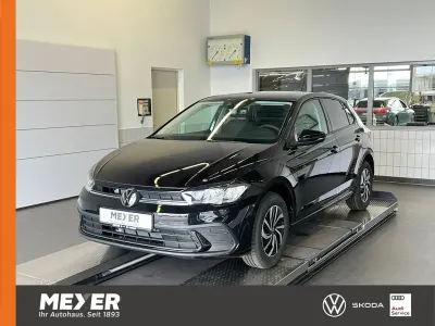 Neu VW Polo Life 95 PS (69 kW) 2026 Schwarz Kleinwagen
